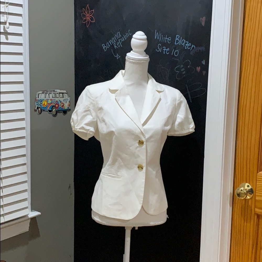 White Banana Republic blazer